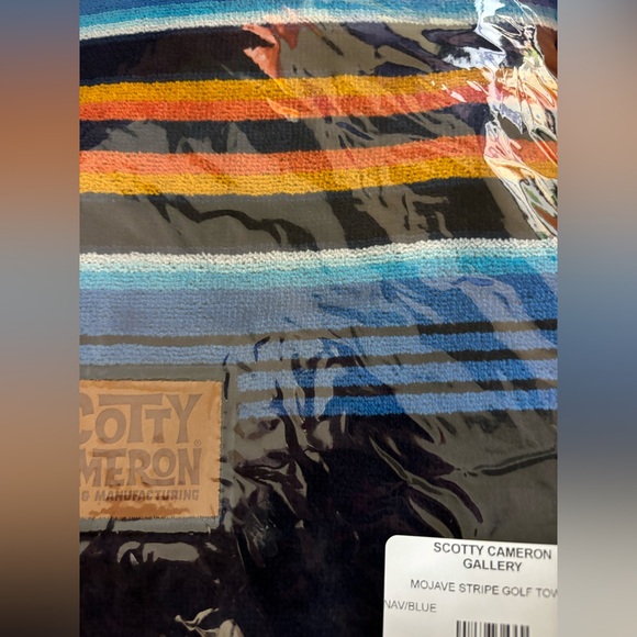 NWT SCOTTY CAMERON GALLERY Mojave Stripe Golf Towel Navy Blue - Picture 3 of 3